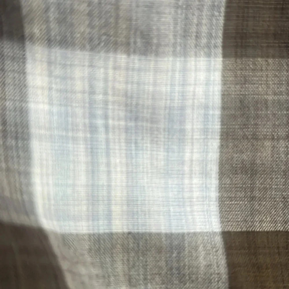 Tommy Bahama Button down shirt-size XL - Picture 7 of 9